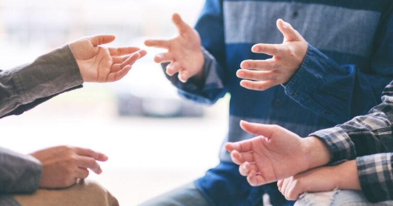 見知らぬ人との会話を楽しむためのヒント