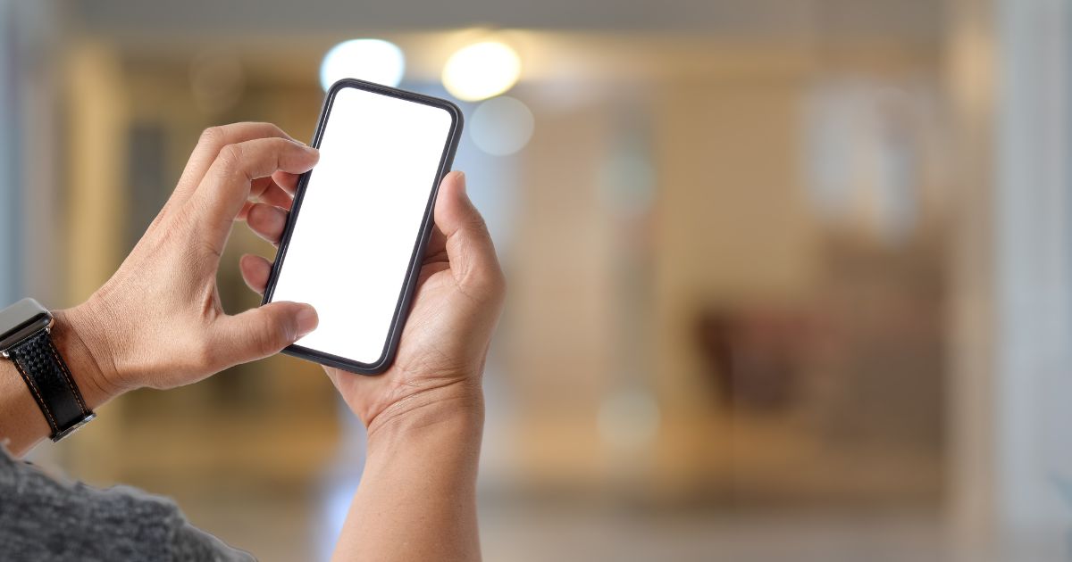 8813の電話が気になる理由と注意したいポイント