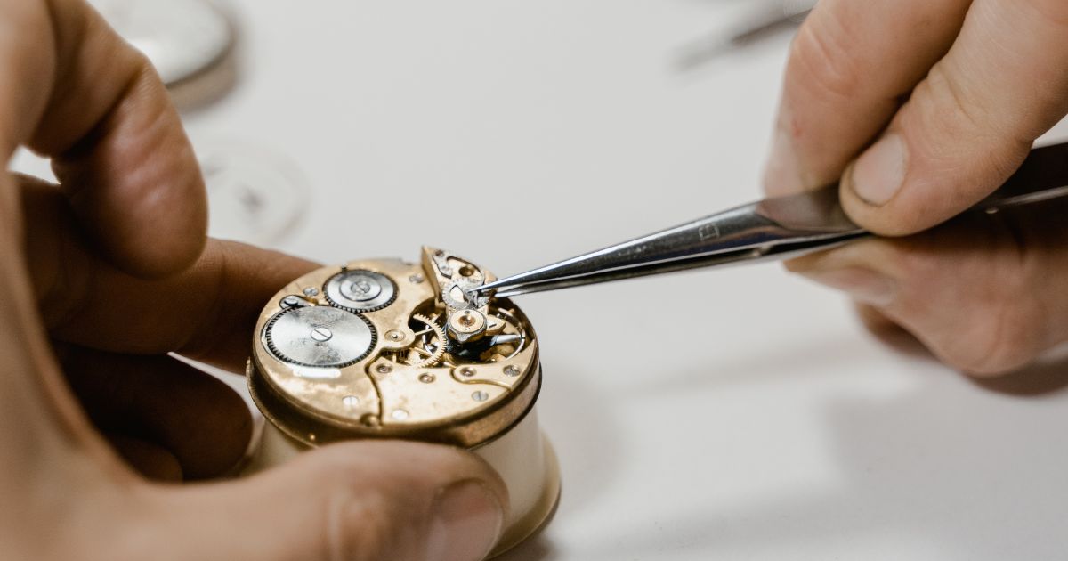 腕時計のアクセサリー・工具・電池を手に入れるなら