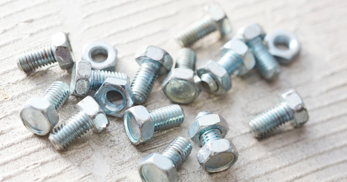 なぜ固くなる？動かない六角ネジのよくある原因