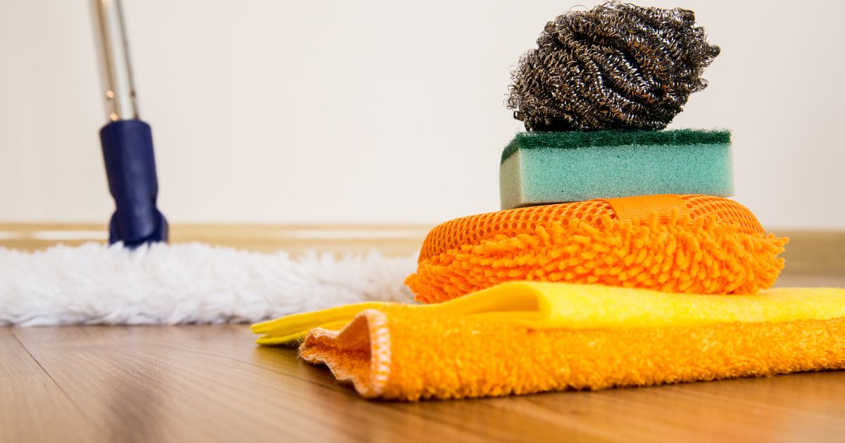 100均でできる！テレビのホコリ対策グッズ活用術