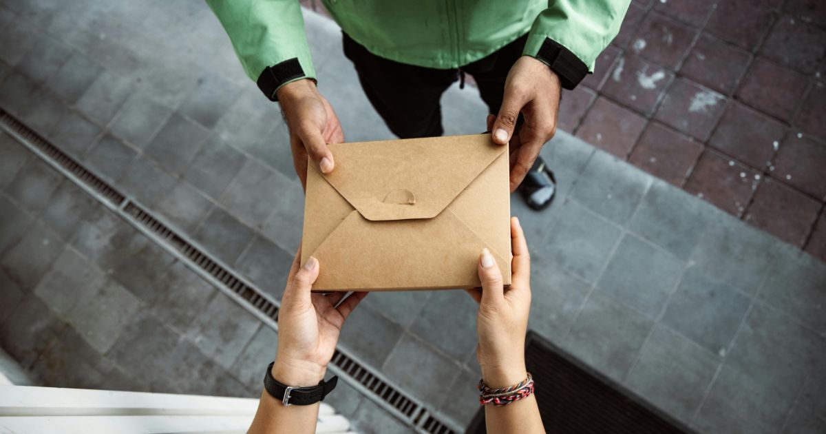 他の郵送方法との違い｜封筒・ゆうパックとの比較