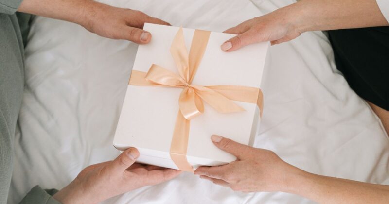 男女で違う?プレゼント価格を気にする心理の傾向