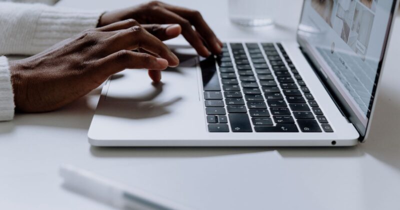 相手に不快感を与えない表現とメールマナー