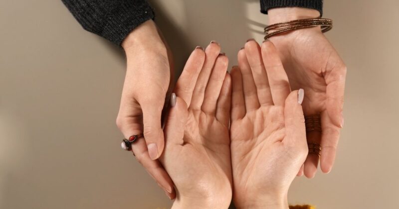 手が小さい女性は恋愛で有利なのかを最初に整理