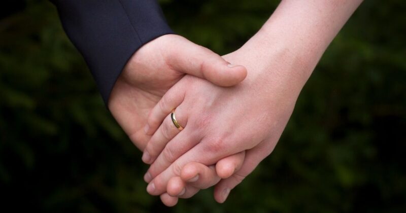 証人を断っても失礼だと思われにくい理由