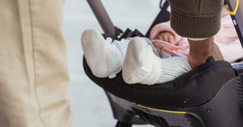 ベビーカーは持参とレンタルどちらが合っているか