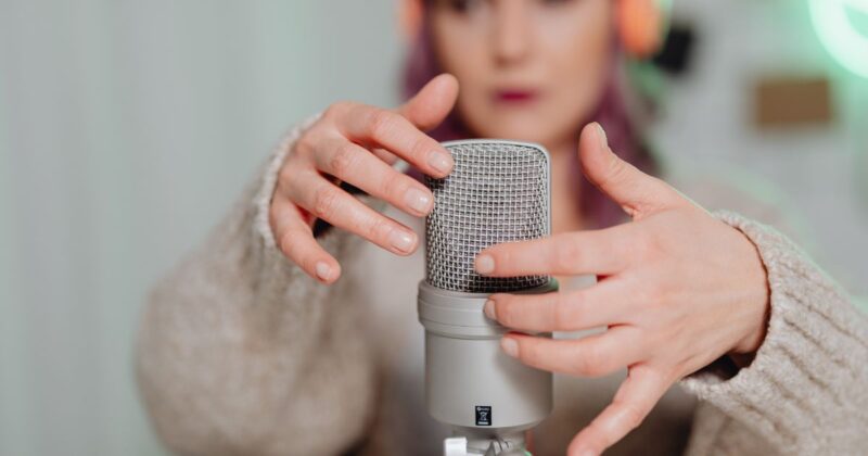 レコーディング用ヘッドホンを使うときの注意点