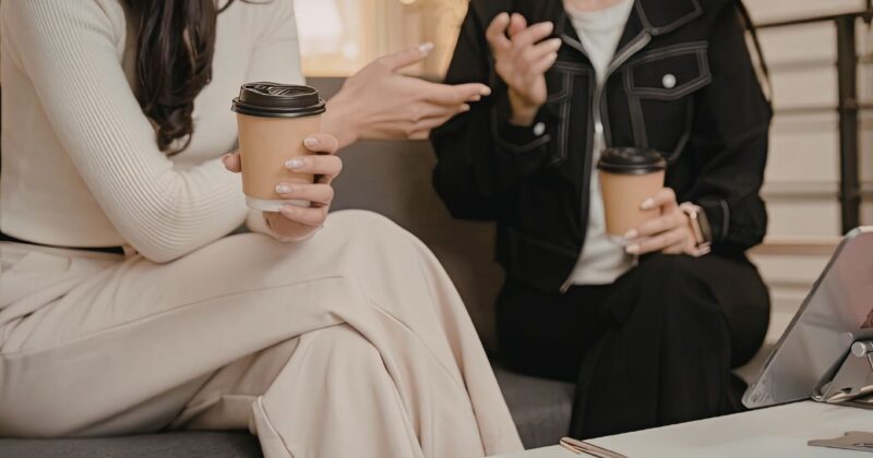 同窓会で感じよく見える話し方のコツ