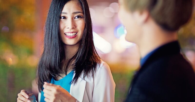 30代女性が同窓会で気をつけたい会話マナー