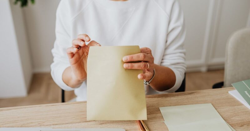 郵便局留めは自宅住所を書かずに使えるの？