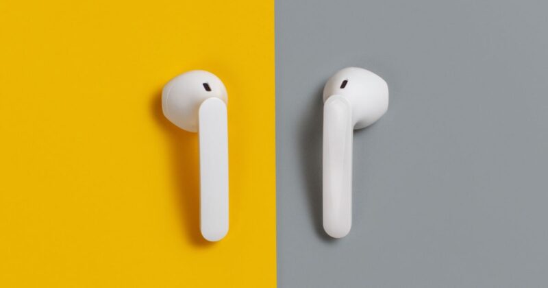 家の中でAirPodsが片方だけ見つからない時の探し方